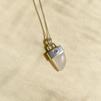 CUERNO PIEDRA LUNA BLANCA Y ZAFIRO ENGASTADO NATURAL