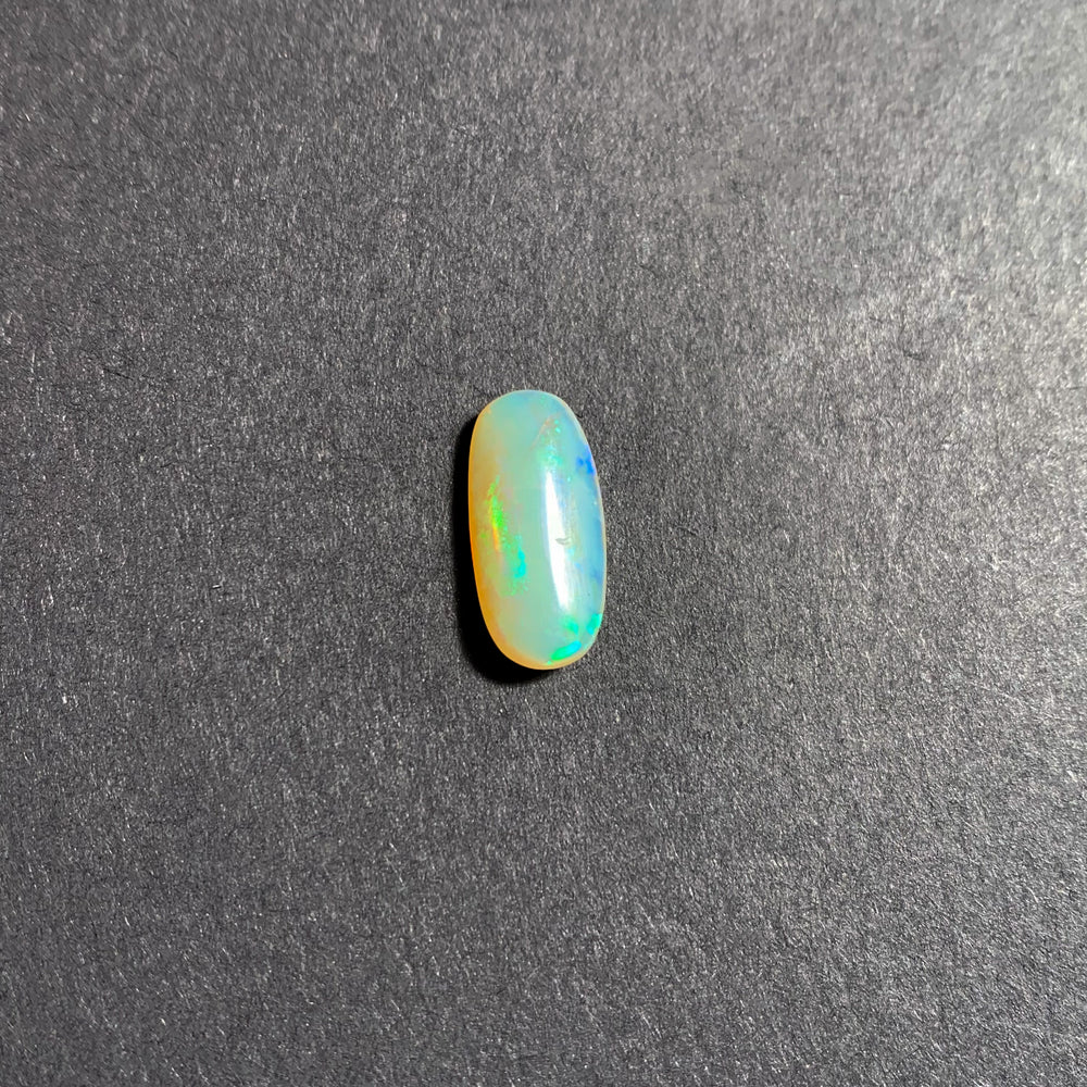 
                  
                    Cristal de Ópalo Australiano Solido 15,6x7,4 mm
                  
                