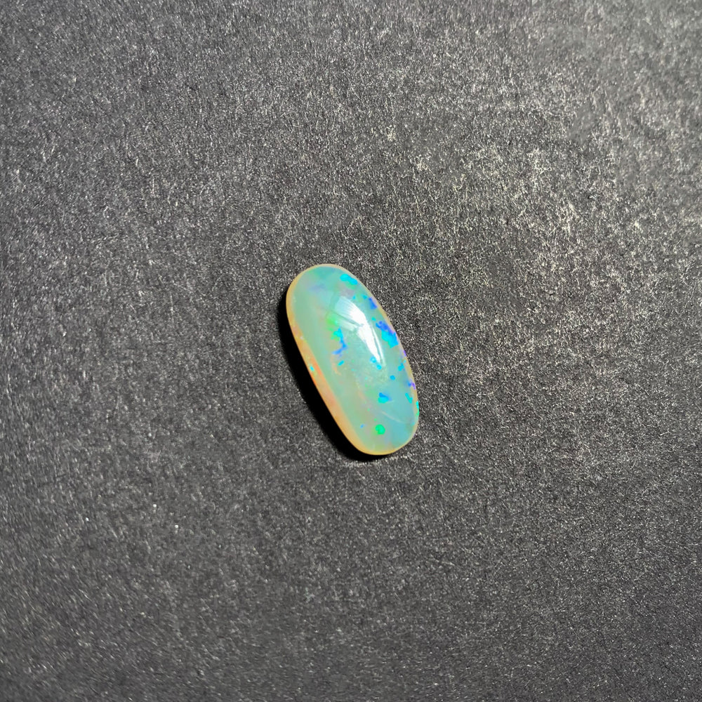 
                  
                    Cristal de Ópalo Australiano Solido 15,6x7,4 mm
                  
                