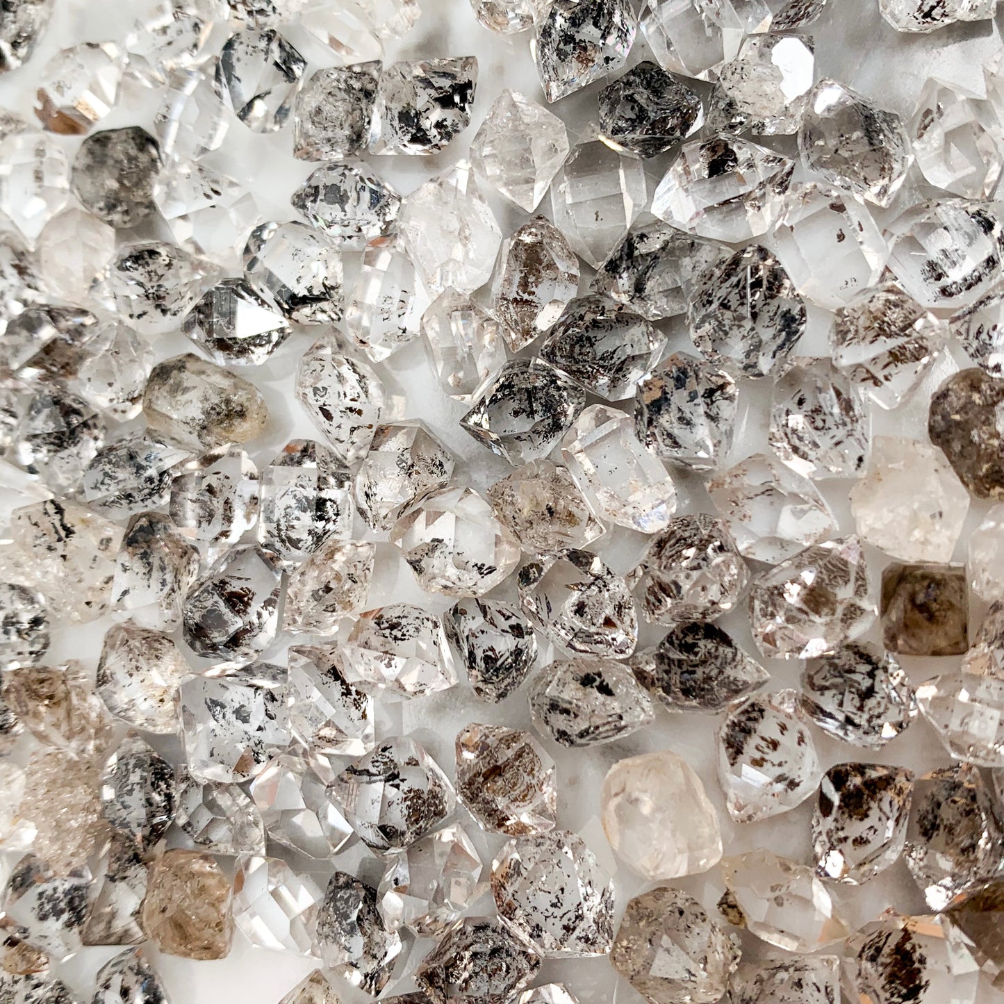 
                  
                    Diamante Herkimer Natural 5 mm
                  
                