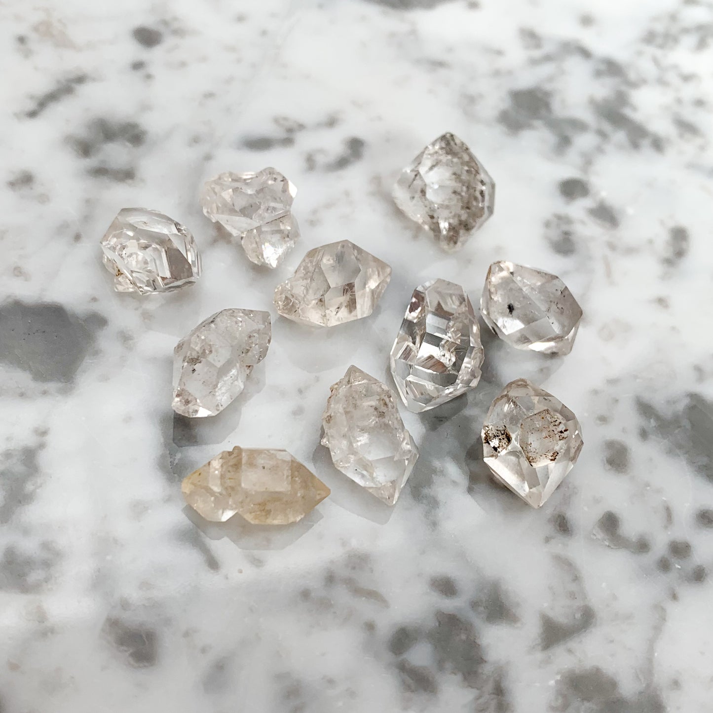 
                  
                    Diamante Herkimer Natural 16 mm
                  
                