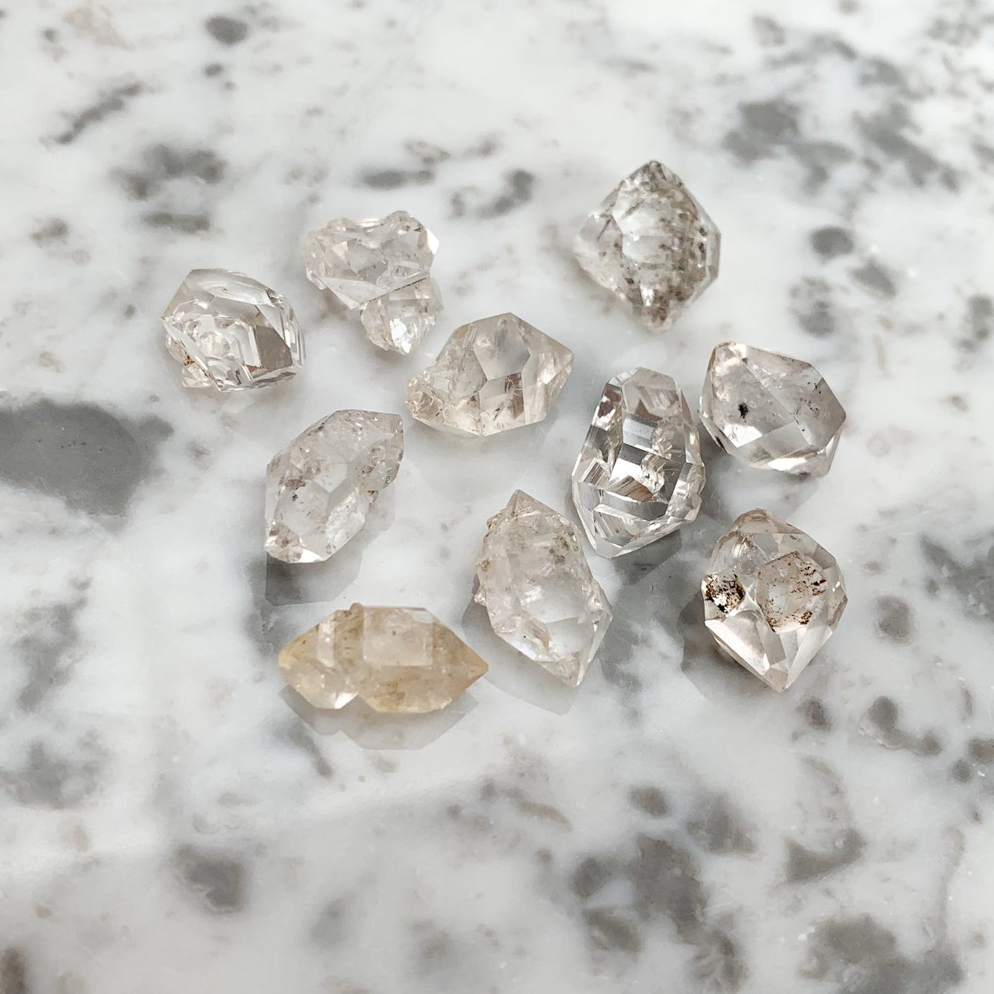 
                  
                    Diamante Herkimer Natural 16 mm
                  
                