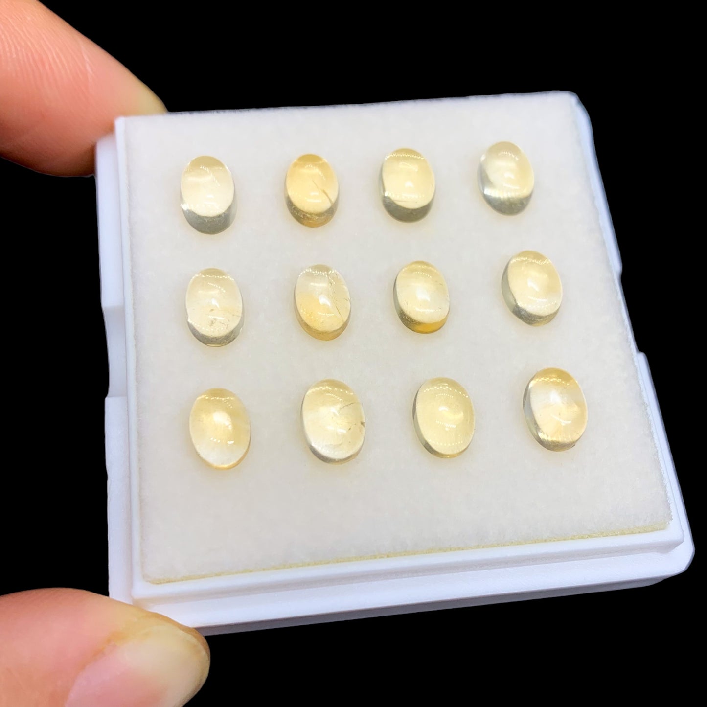 
                  
                    Citrino 7x5 mm Ovalado
                  
                