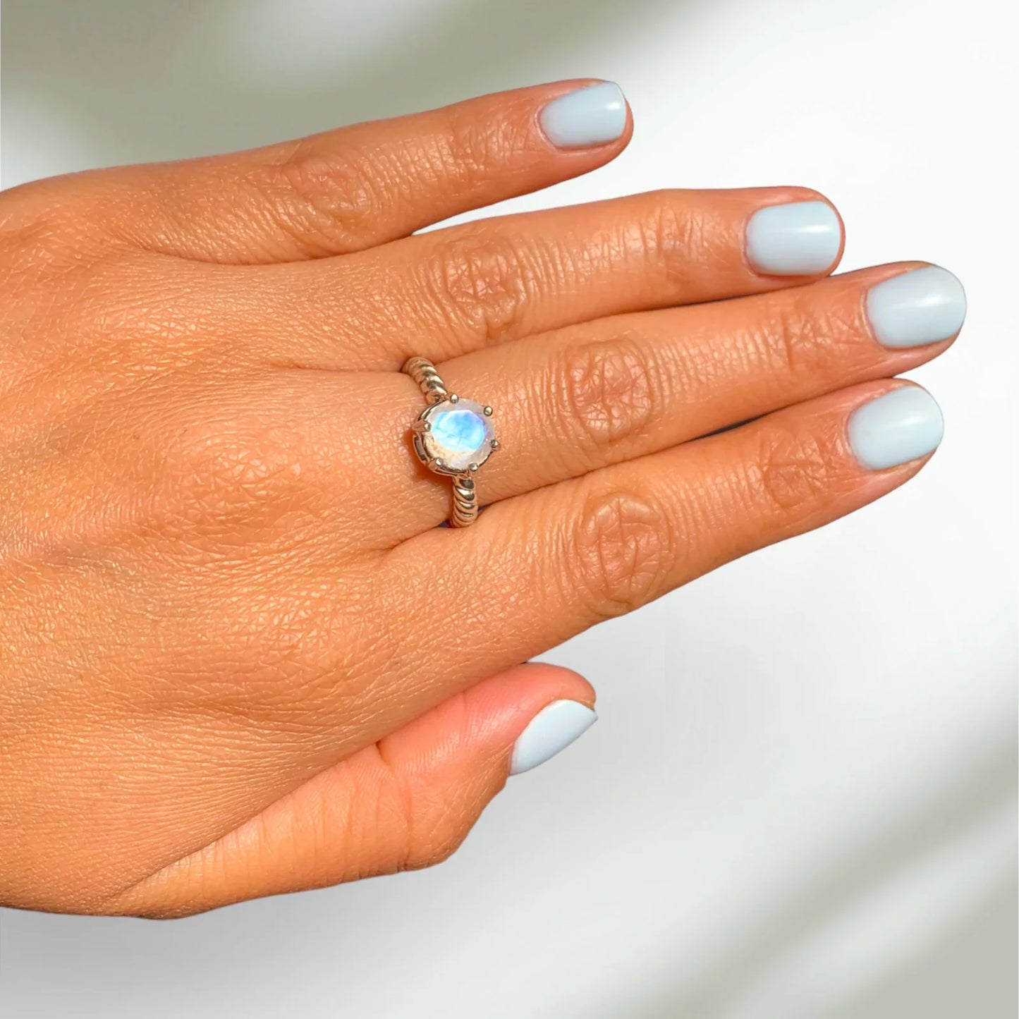 
                  
                    ANILLO LUNA CORTE DIAMANTE TALLA 15
                  
                