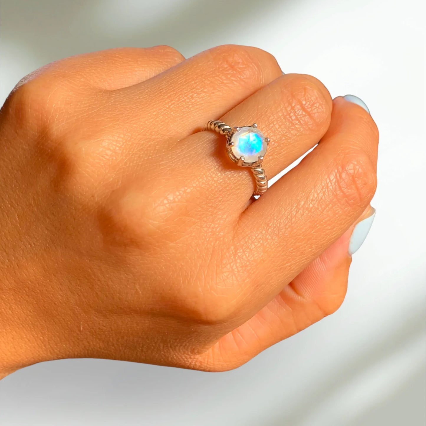 
                  
                    ANILLO LUNA CORTE DIAMANTE TALLA 15
                  
                