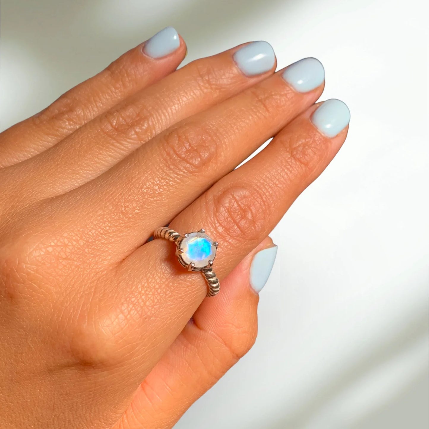 
                  
                    ANILLO LUNA CORTE DIAMANTE TALLA 15
                  
                