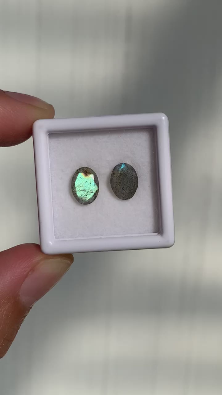 LABRADORITA NATURAL OVALADA 8x6 MM