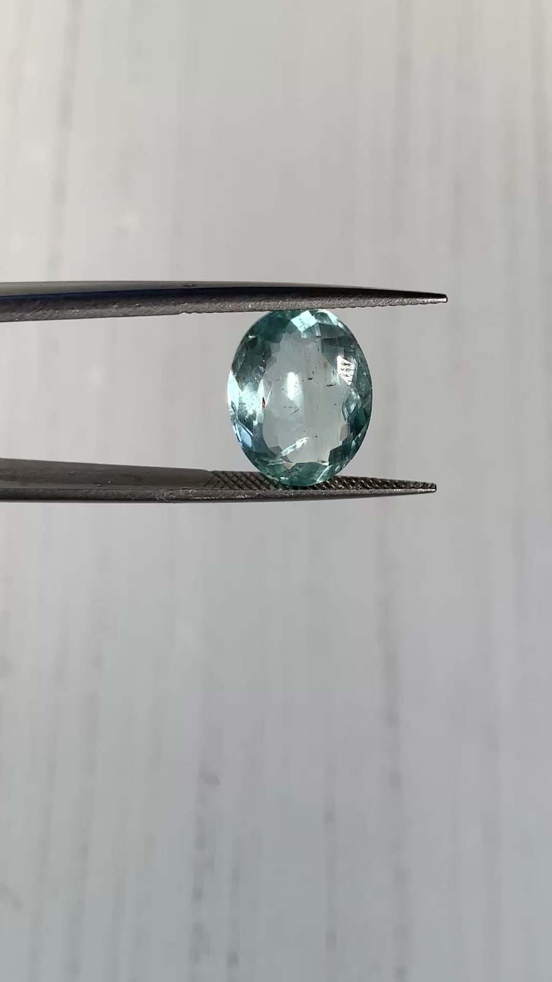 AGUAMARINA NATURAL CORTE OVALADO 14x10x6 MM