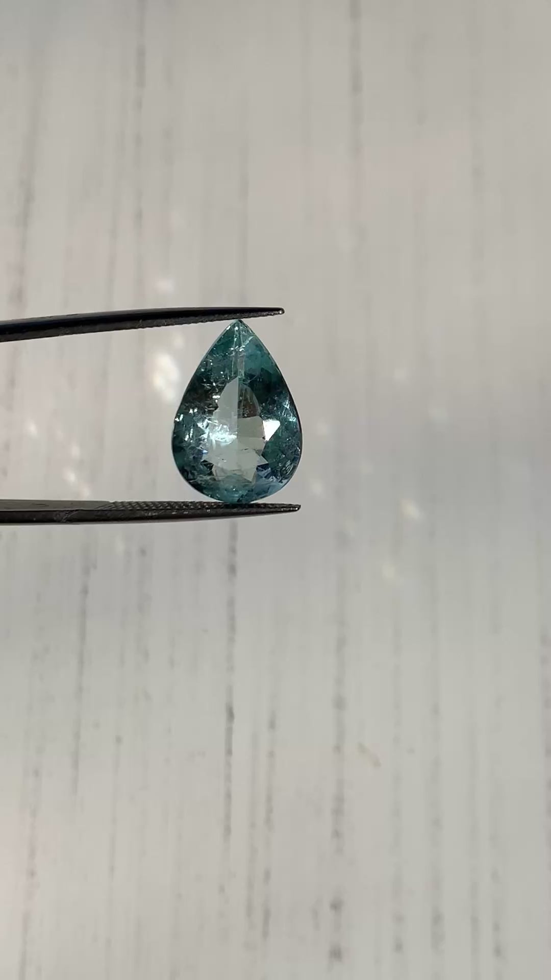 AGUAMARINA NATURAL CORTE GOTA 16x11x6 MM