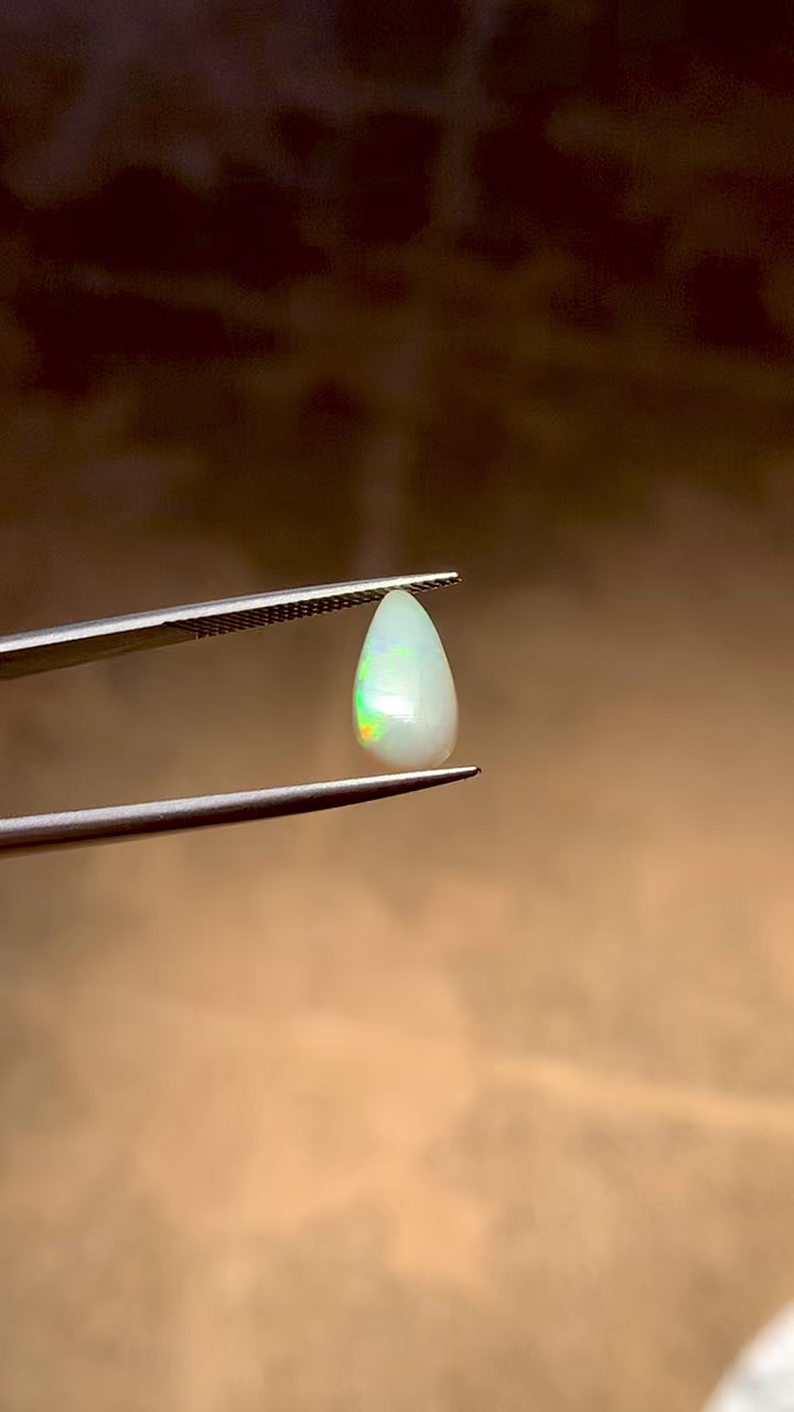 Cristal de Ópalo Australiano Solido Natural 12x6,6 MM