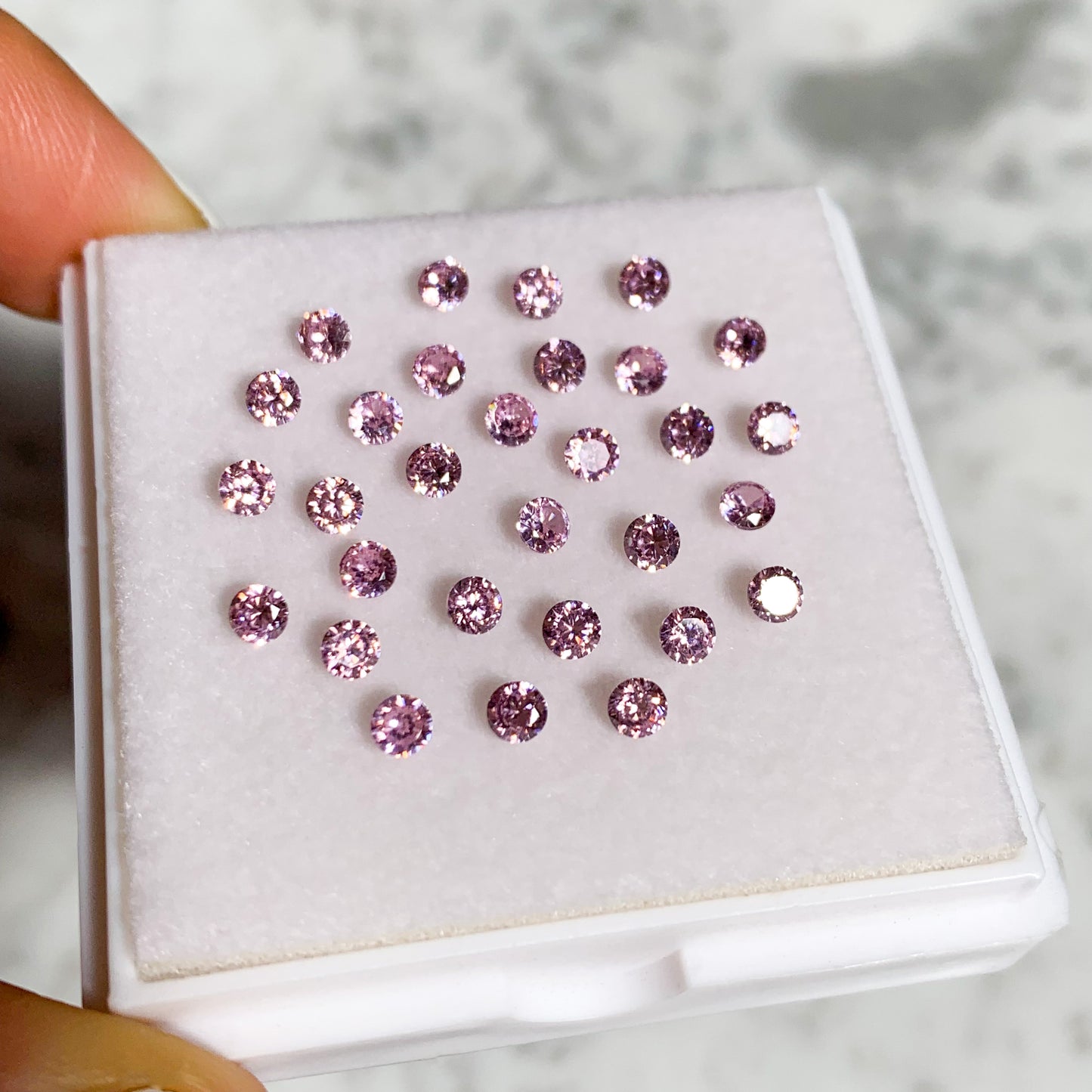 
                  
                    Zirconia Sintético Color Fancy Pink 1 mm, 2 mm y 3 mm Corte Diamante
                  
                