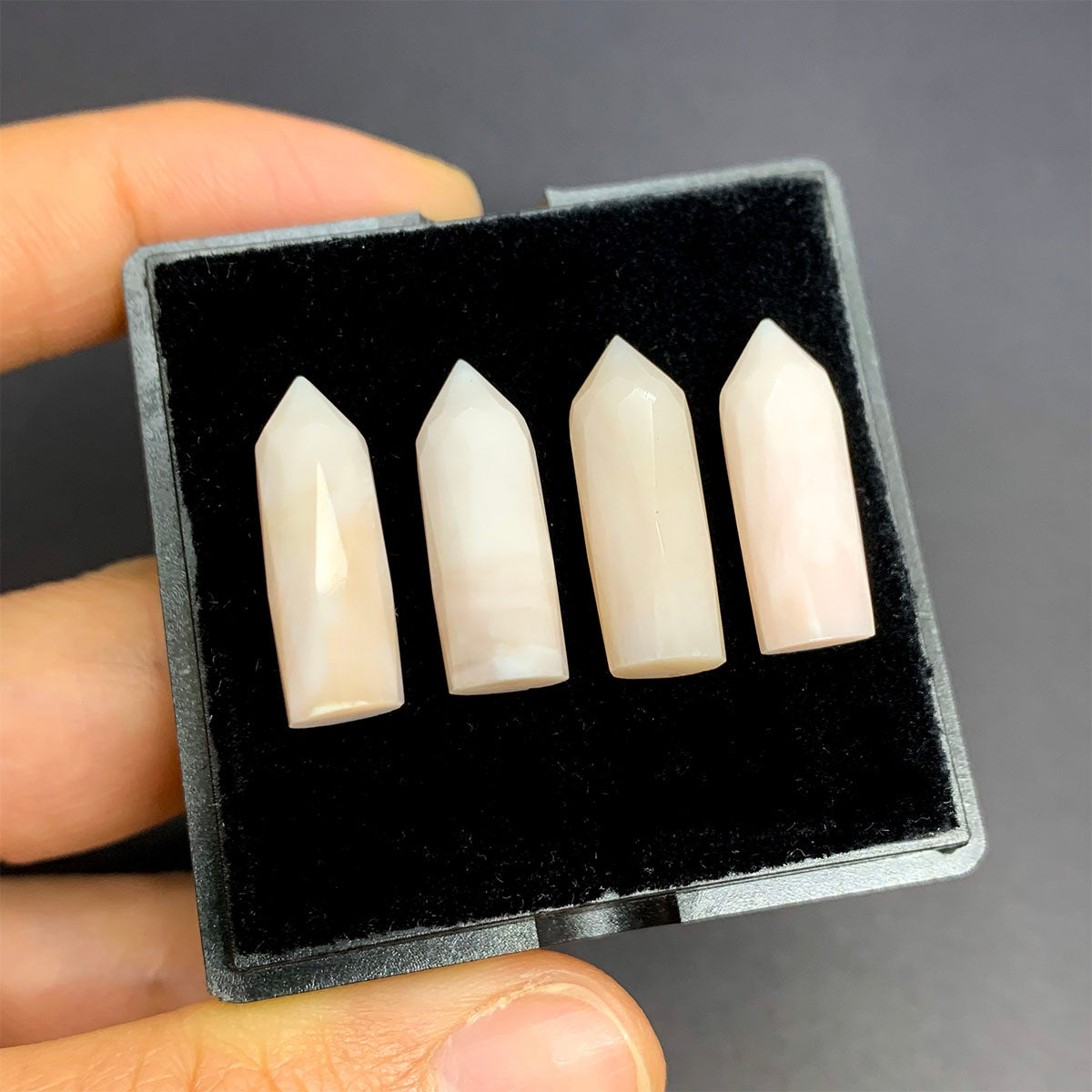 
                  
                    Lote Punta Facetada Opalo Rosa 20x7 mm (3)
                  
                