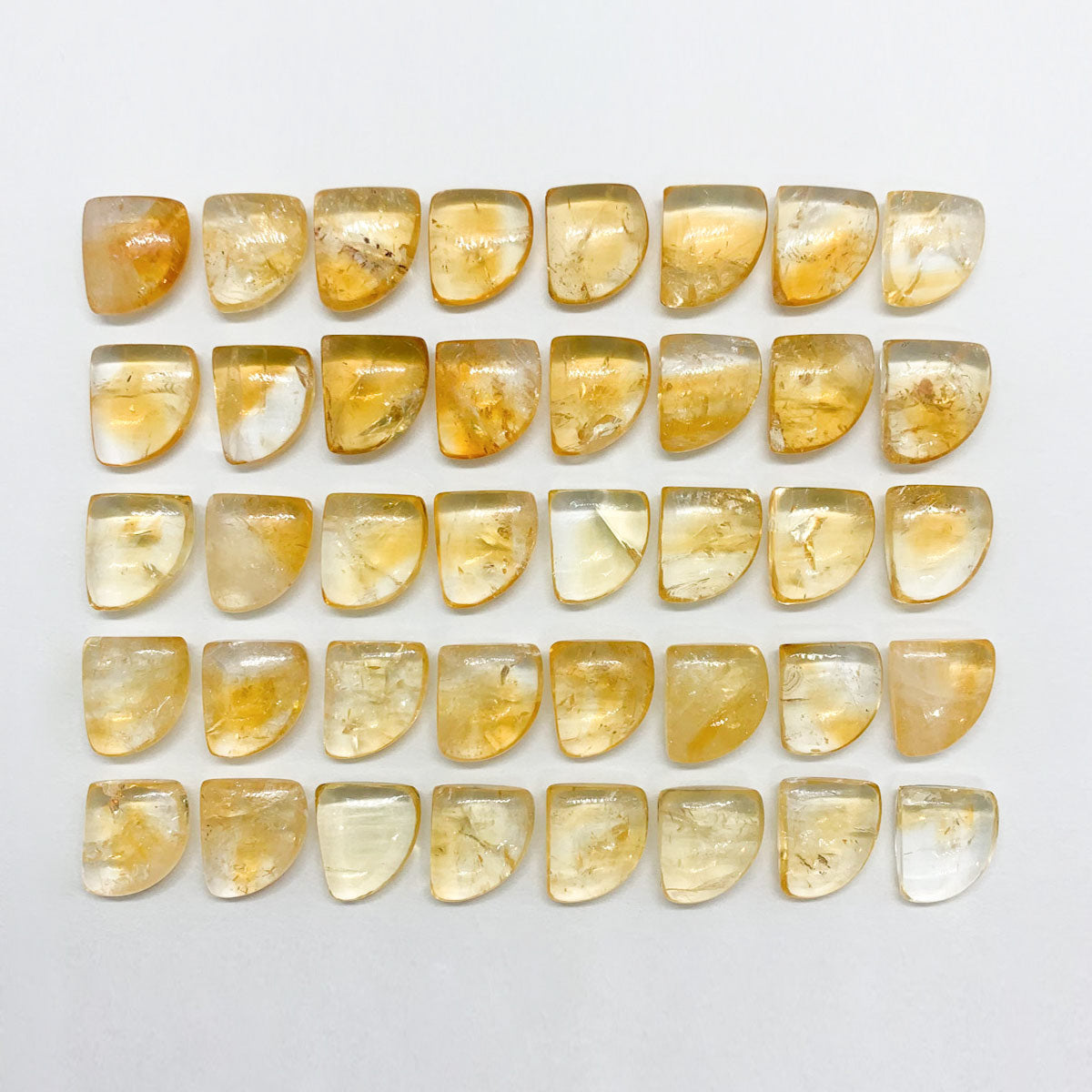 
                  
                    Cuerno Citrino 12x10 mm
                  
                