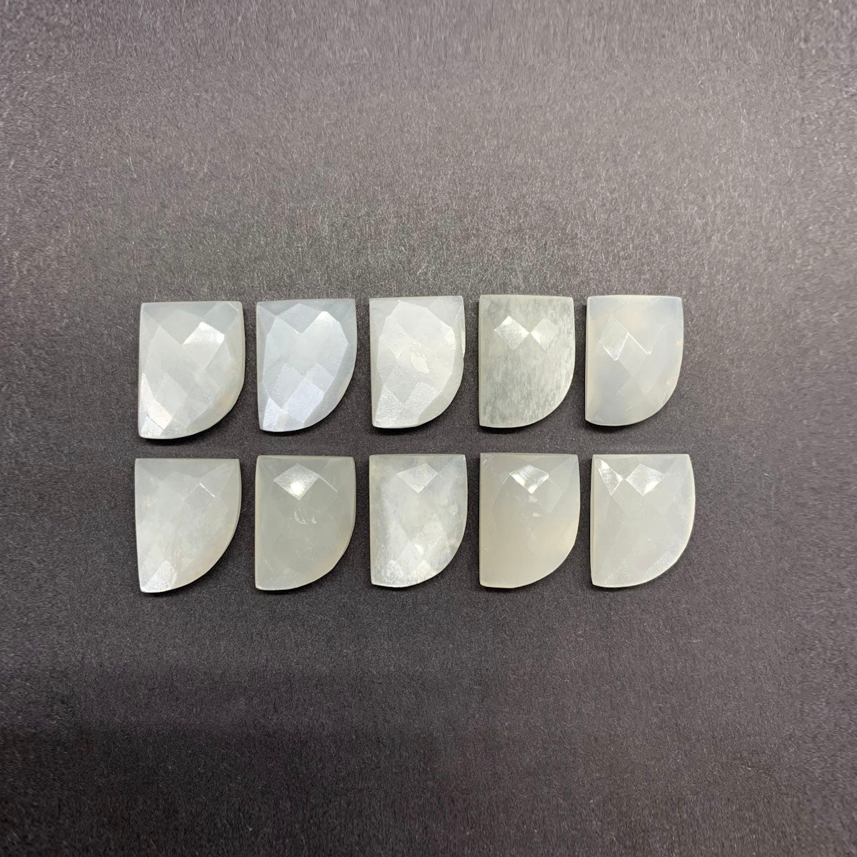 
                  
                    Piedra Luna Blanca 16x12 mm
                  
                