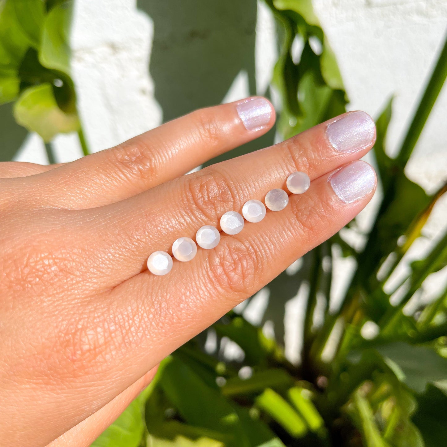 
                  
                    Piedra Luna Blanca Corte Diamante 6 mm
                  
                