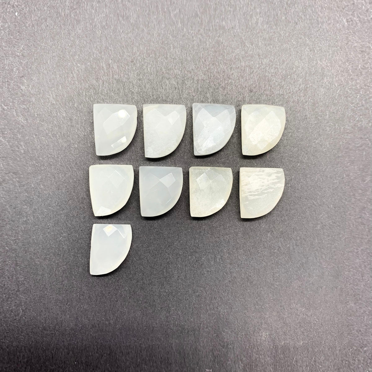 
                  
                    Piedra Luna Blanca 12x10 mm
                  
                